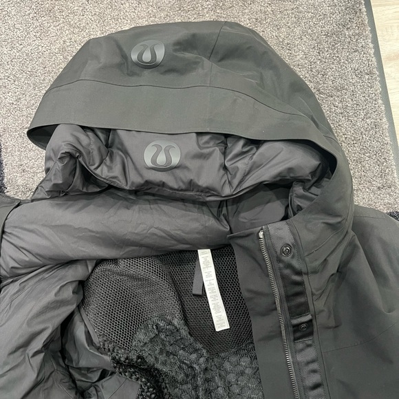 Lululemon 3 in 1 snow warrior parka, new with tags. - Picture 2 of 5